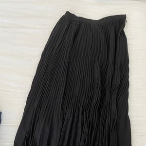 Theory black pleated midi skirt size 8
